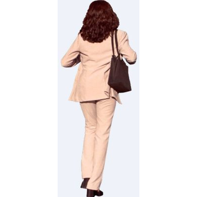Donna che cammina elegantemente