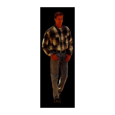 Uomo che cammina con stile